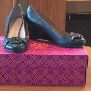 Tory Burch Mini Miller Black Leather / Logo Block Heels Pump